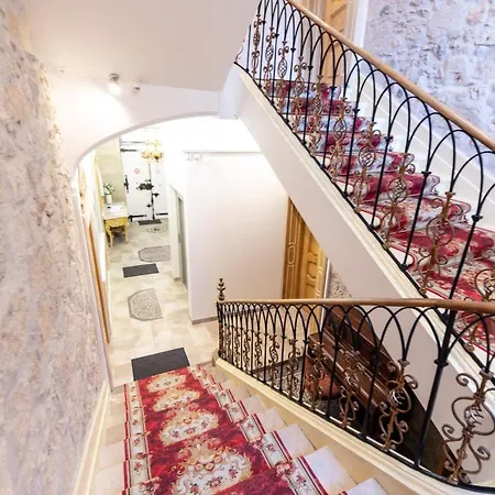 Familiale Maison De L'eglise Du Couvent 3* Ναρμπόν