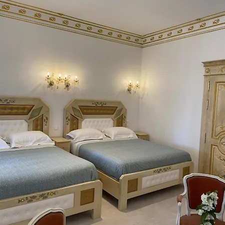 Πανσιόν Familiale Maison De L'eglise Du Couvent